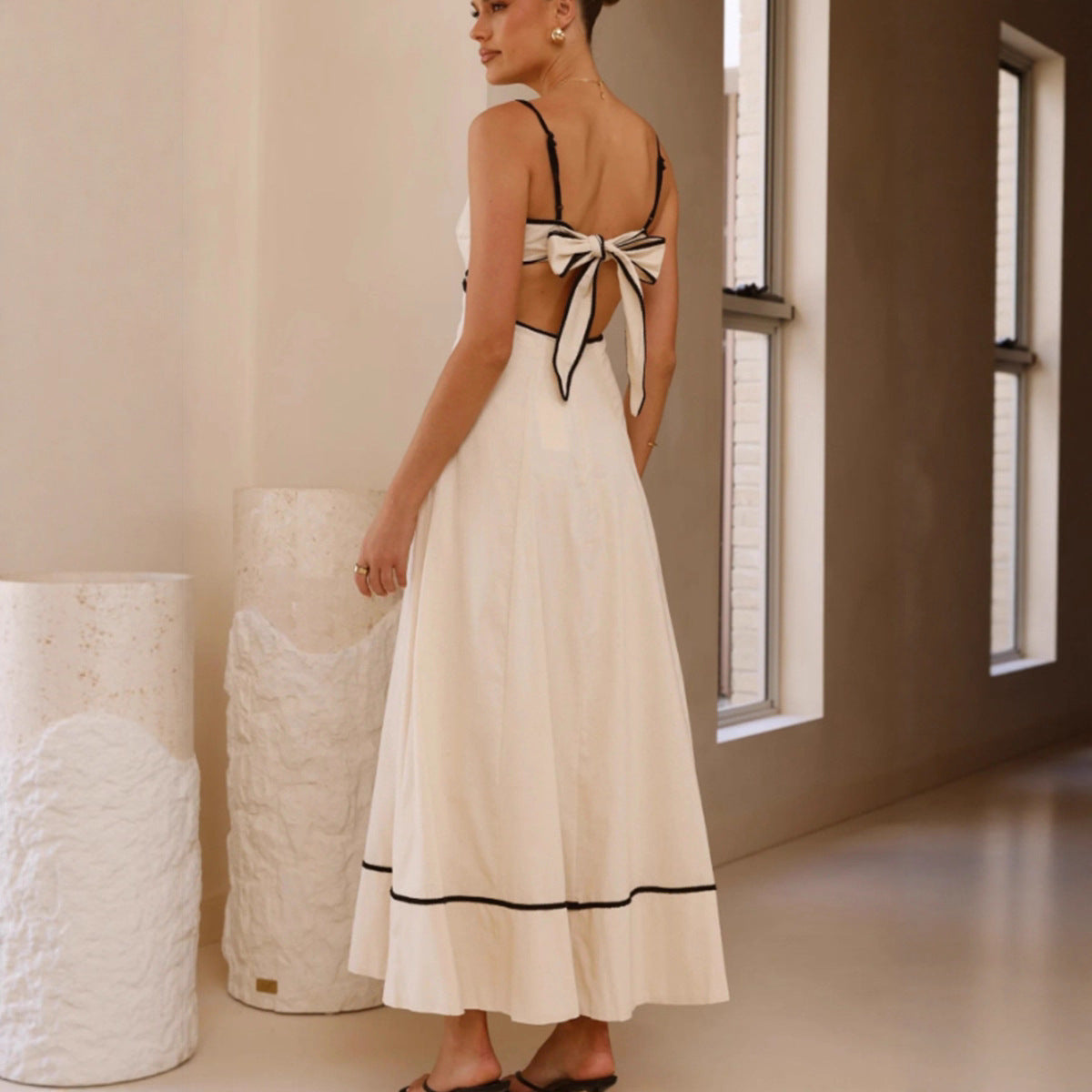 Well Tailored Dress with a Graceful Silhouette