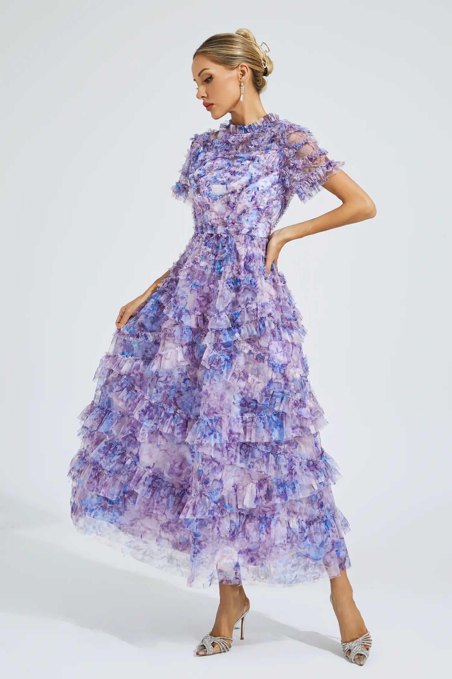 Well Tailored Dress with a Graceful Silhouette