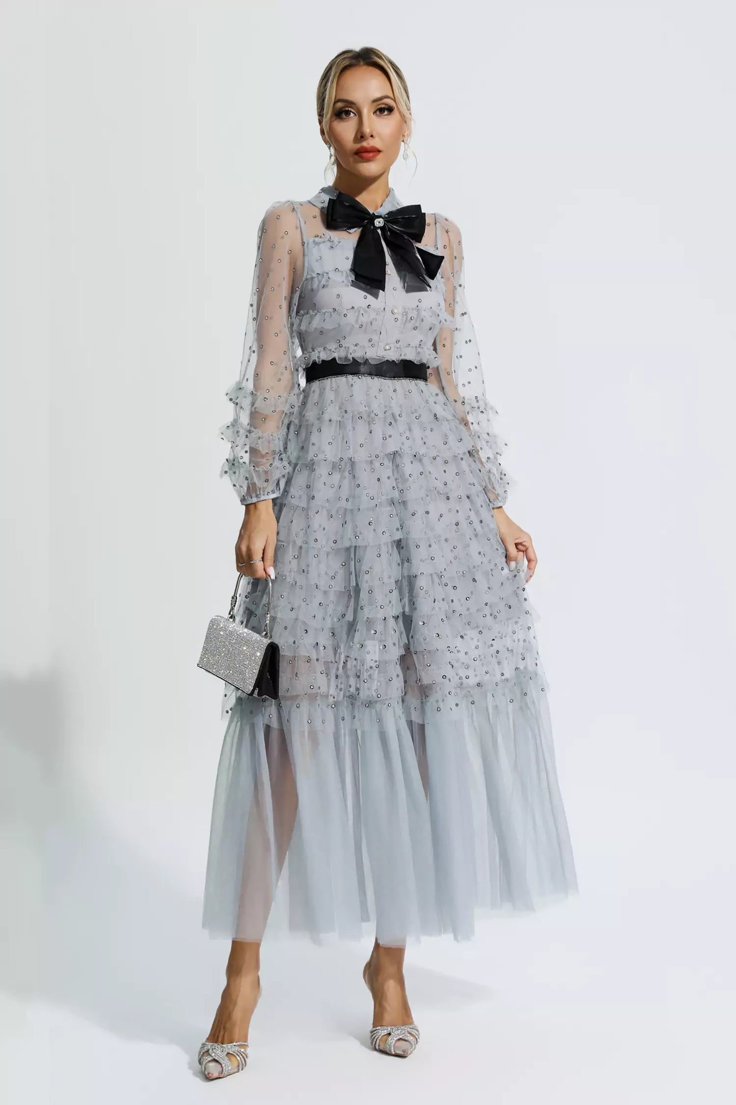 Well Tailored Dress with a Graceful Silhouette