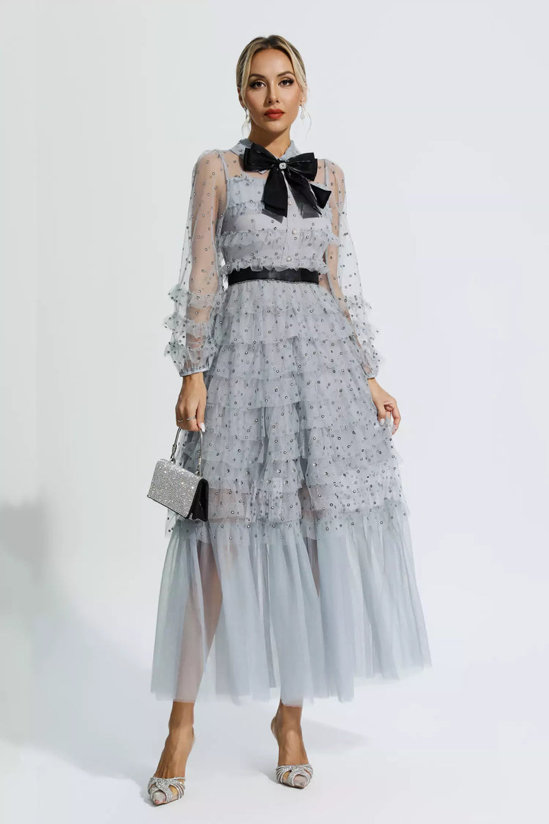 Well Tailored Dress with a Graceful Silhouette
