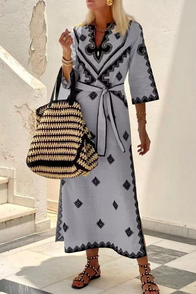 Sophisticated Dress with a Clean Classic Look