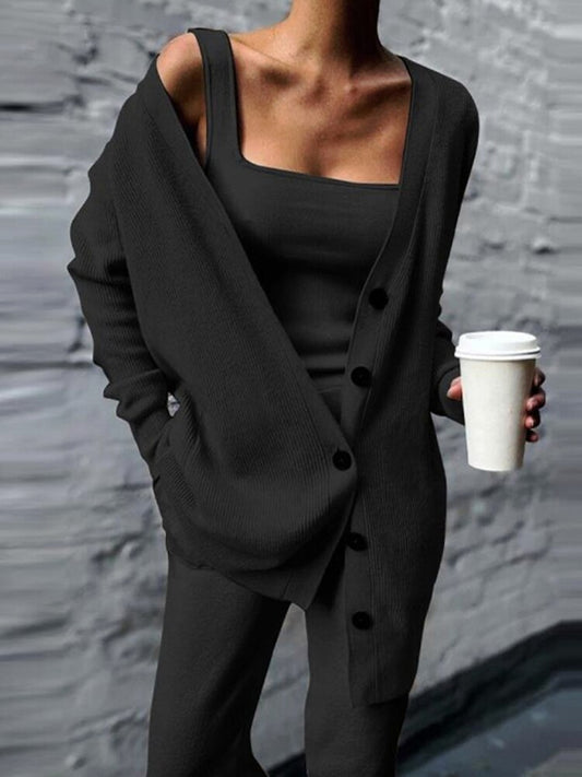 Effortlessly Elegant Cardigan with a Timeless Design