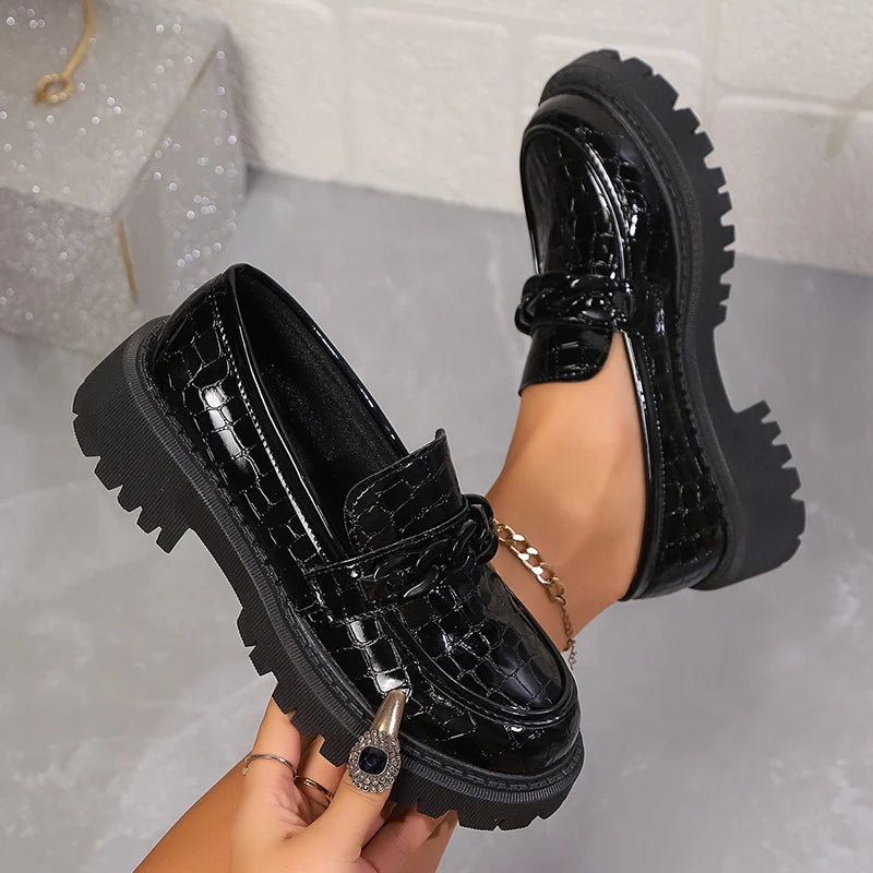 Graceful Orthopedic Loafers for Modern Look
