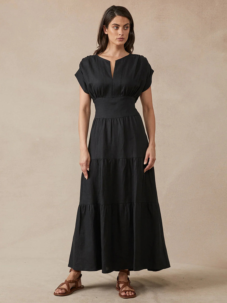 Effortlessly Elegant Dress with a Timeless Design