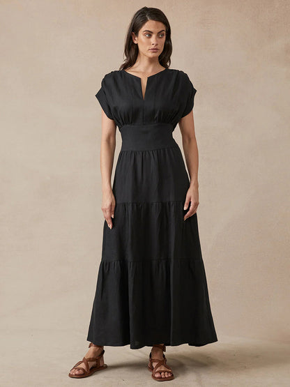 Effortlessly Elegant Dress with a Timeless Design