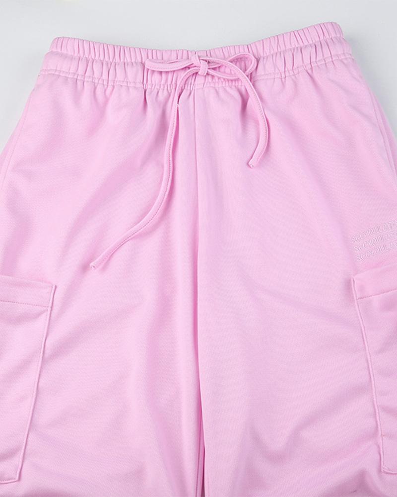Effortlessly Elegant Pants with a Timeless Design