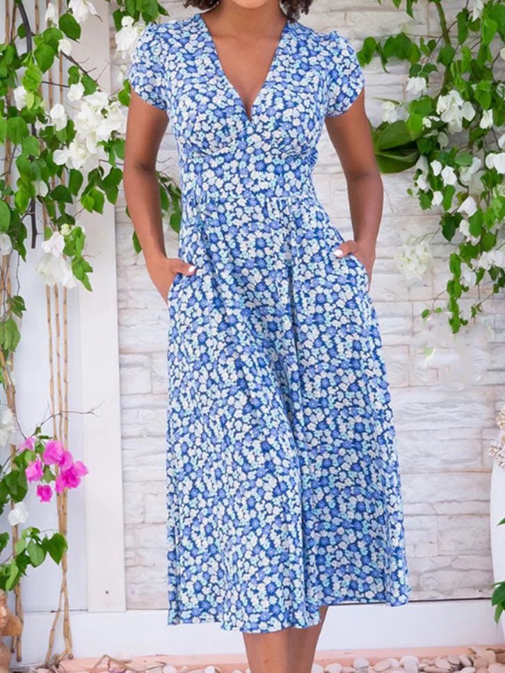 Classic Vintage Dress with a Flattering Fit