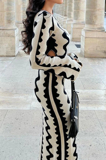 Classic Vintage Dress with a Flattering Fit