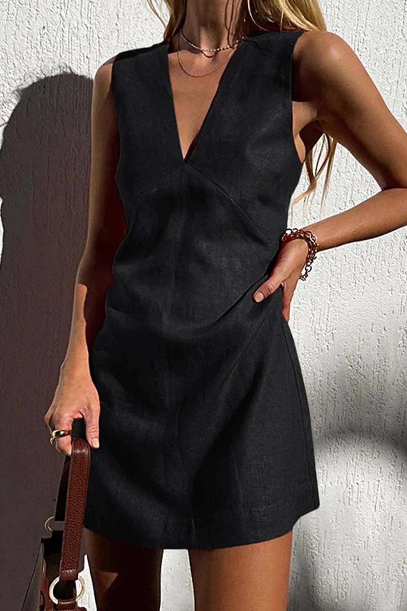 Effortlessly Elegant Dress with a Timeless Design