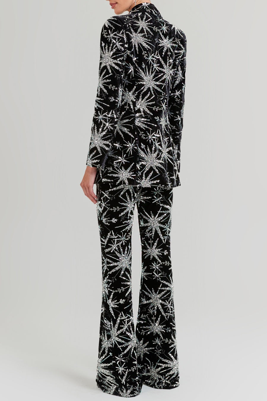 Well Tailored Garment with a Graceful Silhouette