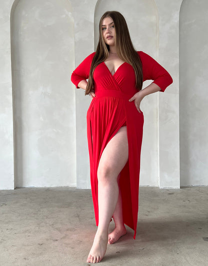 Beautifully Finished Dress in a Timeless Design