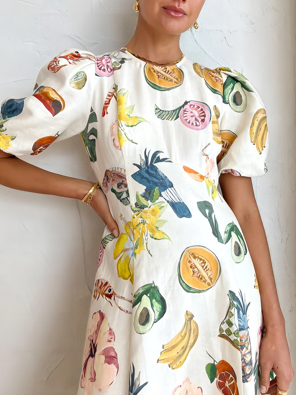 Effortlessly Elegant Dress with a Timeless Design