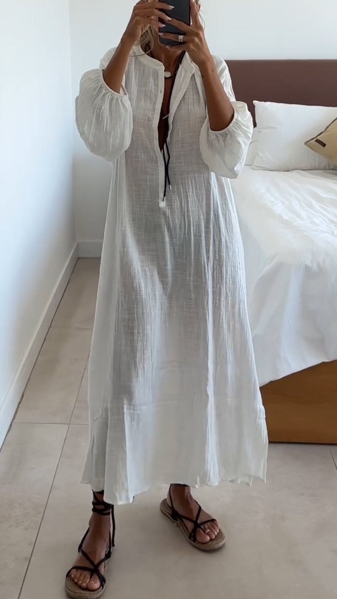 Effortlessly Elegant Dress with a Timeless Design