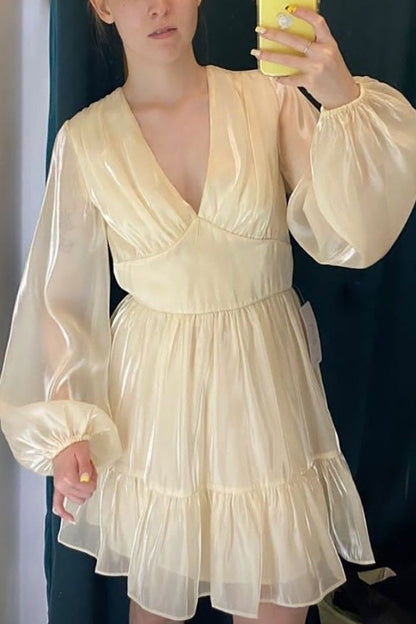 Effortlessly Elegant Dress with a Timeless Design