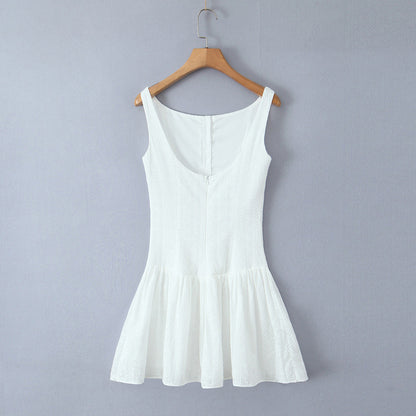 Well Tailored Dress with a Graceful Silhouette