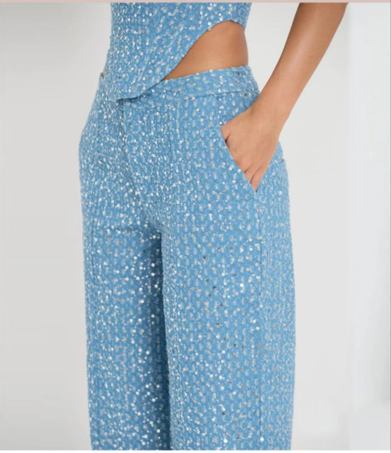 Well Tailored Pants with a Graceful Silhouette