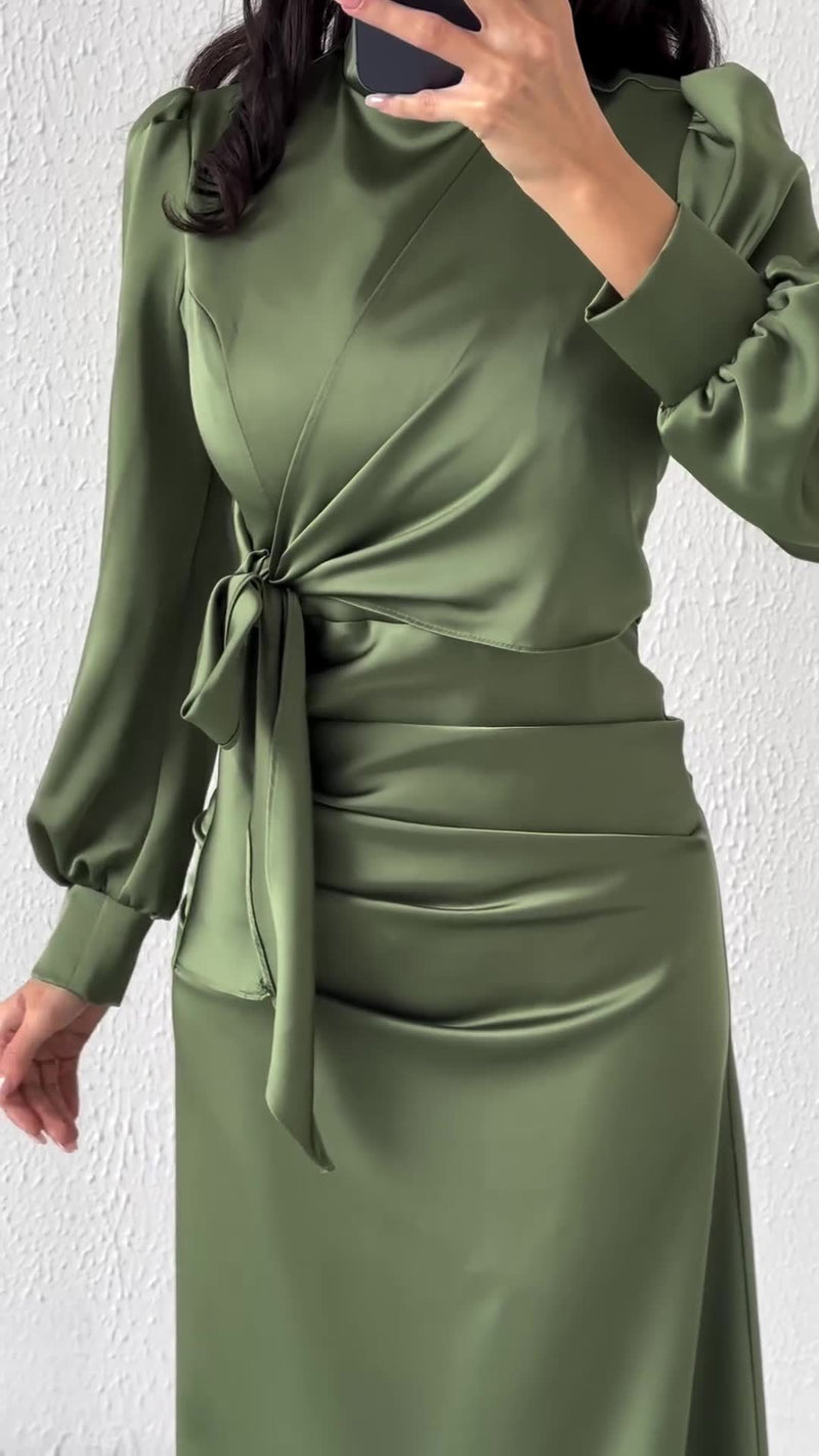 Effortlessly Elegant Dress with a Timeless Design