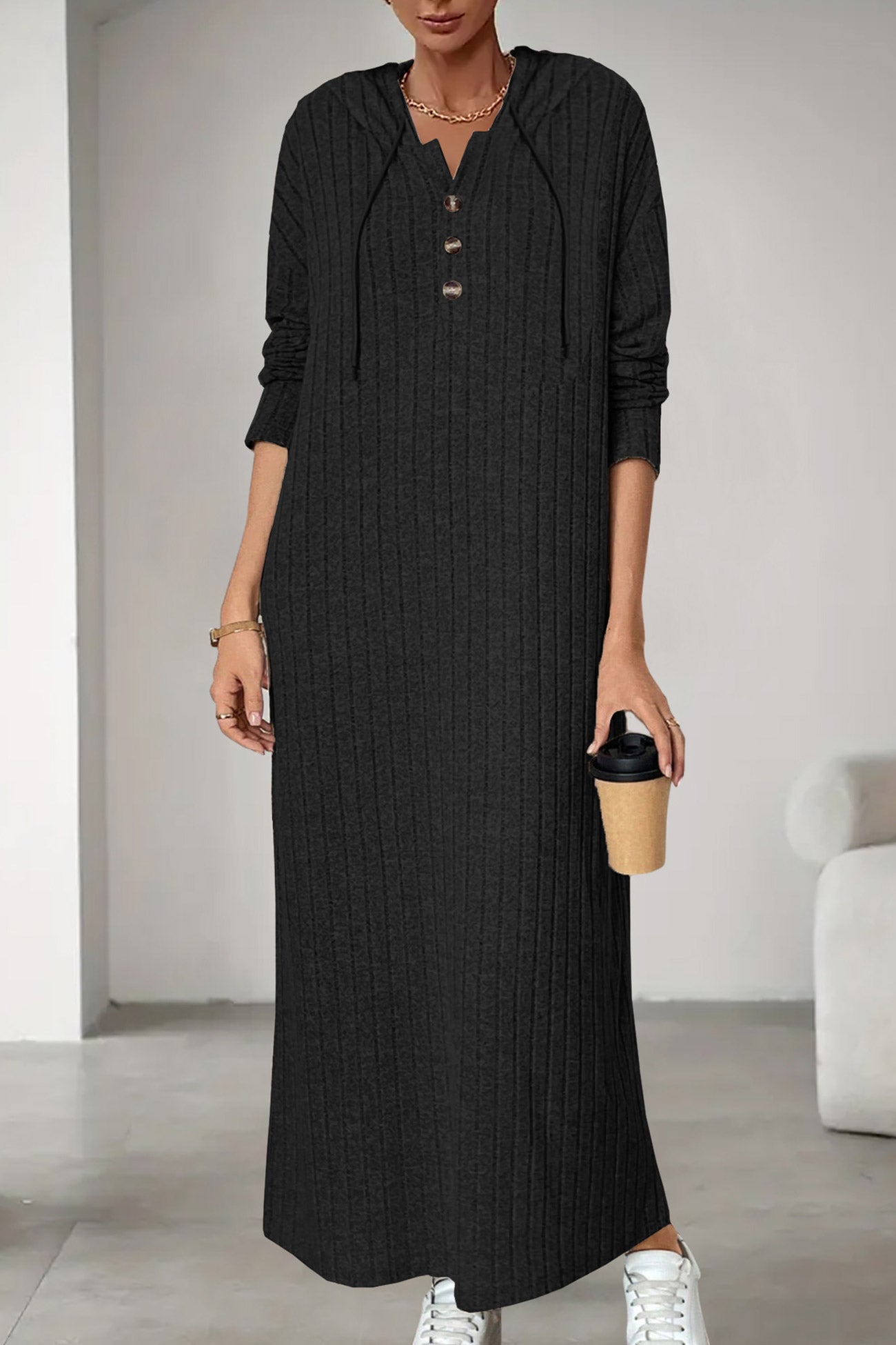 Beautifully Finished Dress in a Timeless Design