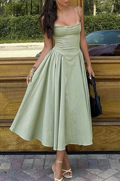 Classic Vintage Dress with a Flattering Fit