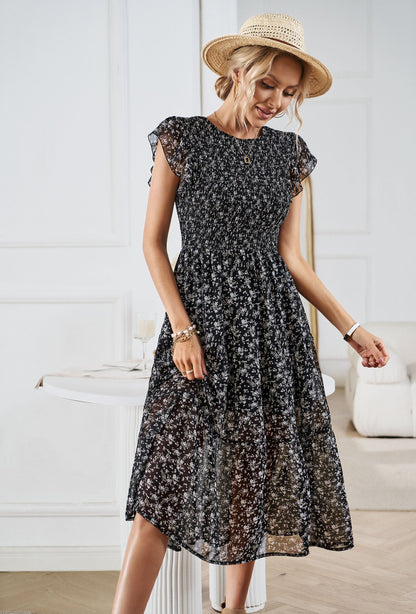 Effortlessly Elegant Dress with a Timeless Design