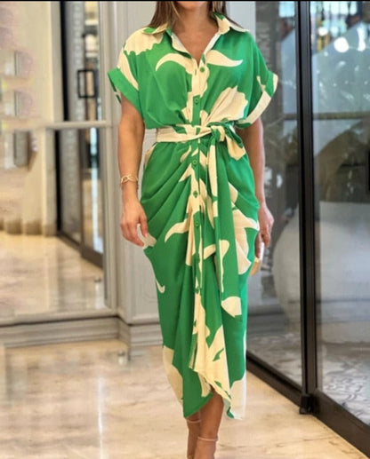 Effortlessly Elegant Dress with a Timeless Design