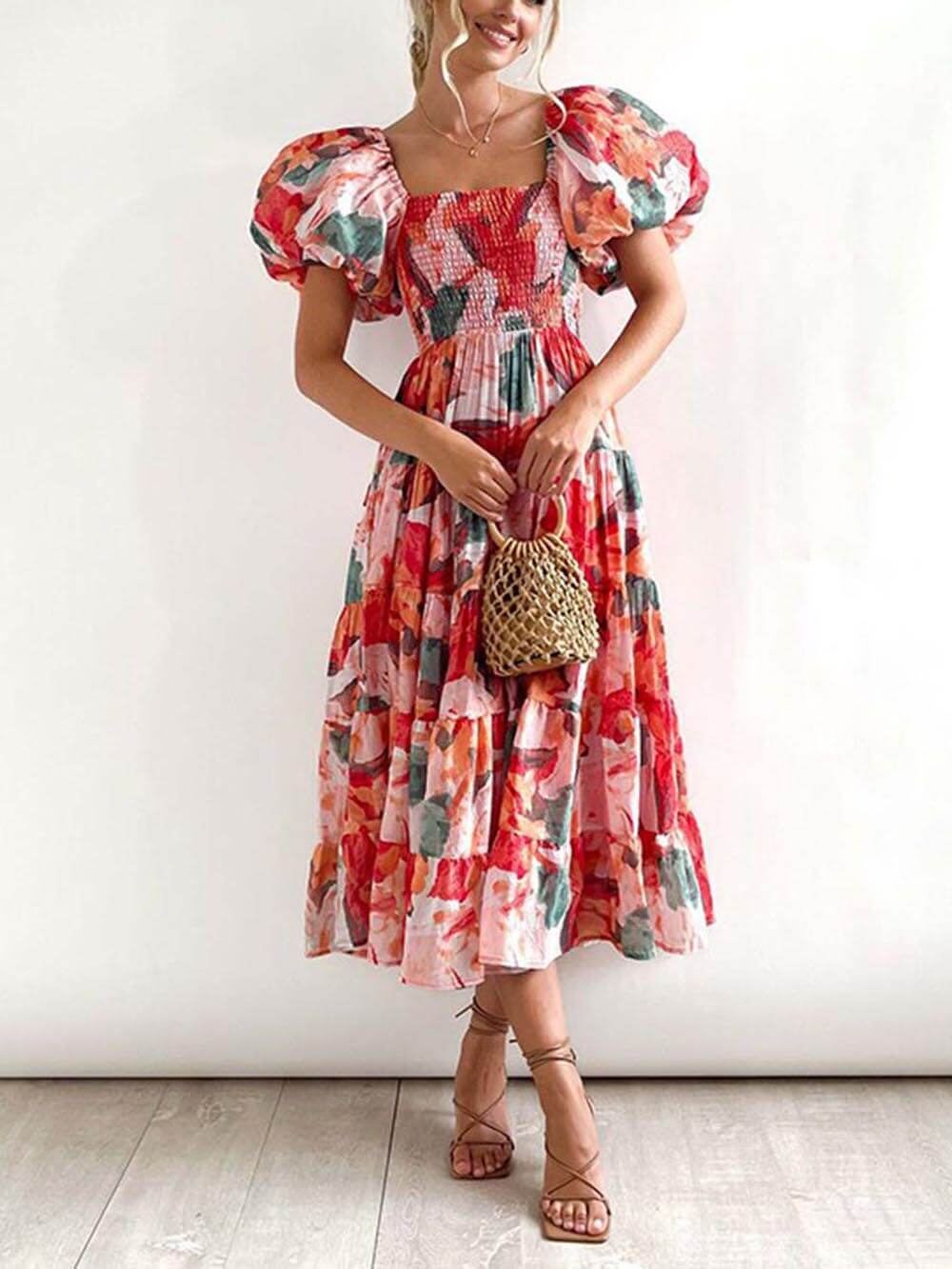 Beautifully Finished Dress in a Timeless Design