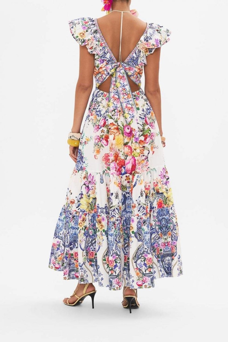 Well Tailored Dress with a Graceful Silhouette