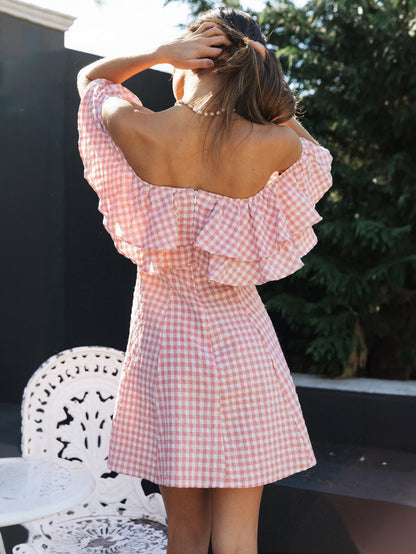Classic Vintage Dress with a Flattering Fit