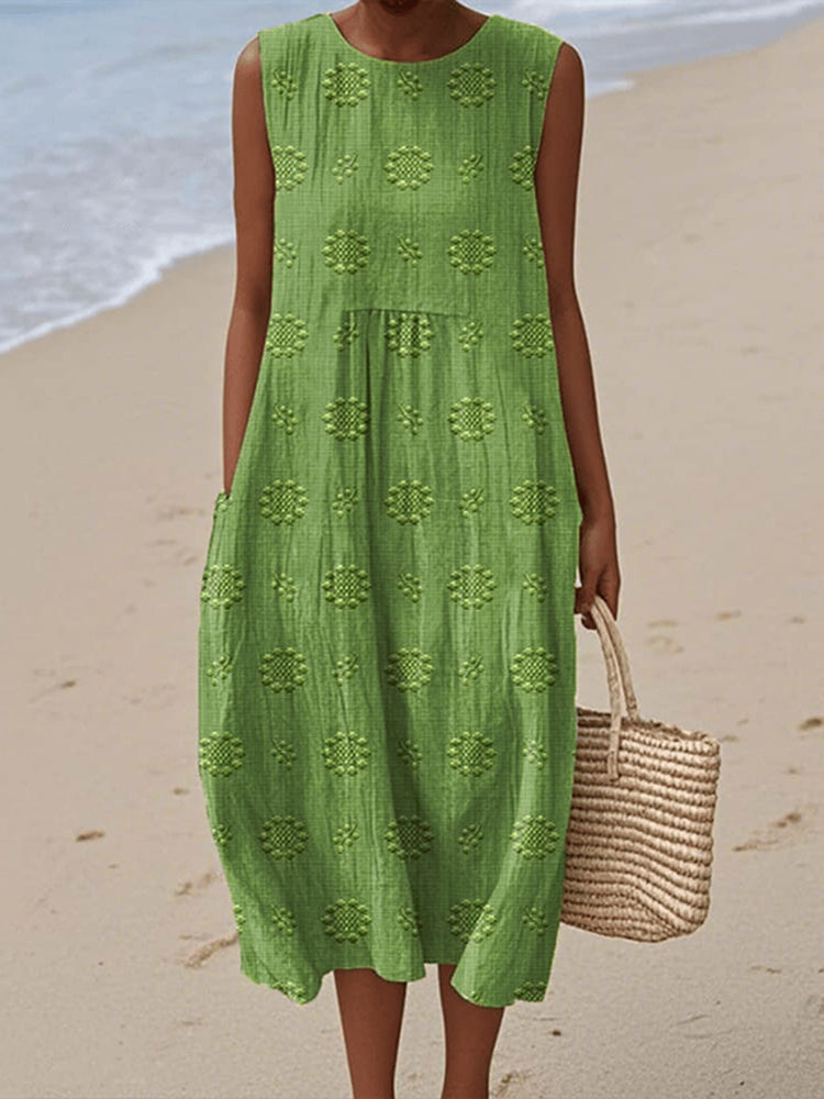 Well Tailored Dress with a Graceful Silhouette