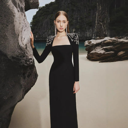 Gracefully Styled Dress for Any Occasion