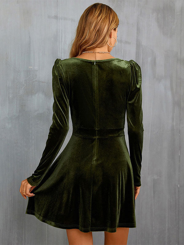 Sophisticated Dress with a Clean Classic Look