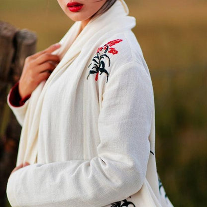 Well Tailored Cardigan with a Graceful Silhouette