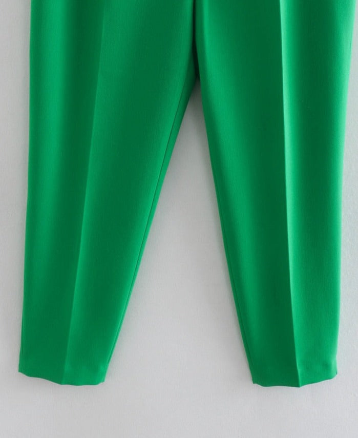 Elegantly Styled Pants for Everyday Wear