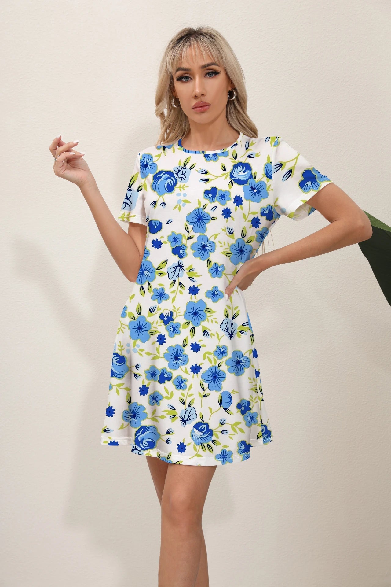 Beautifully Finished Dress in a Timeless Design