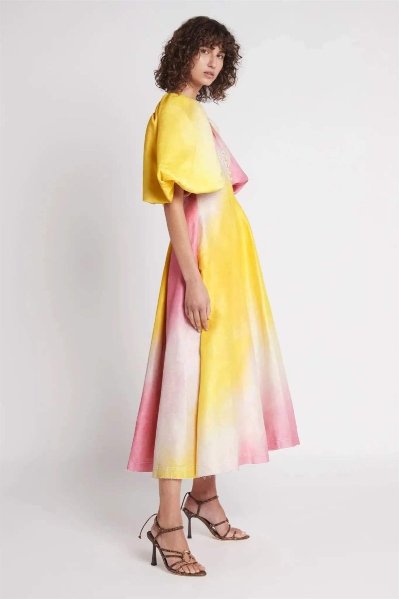 Well Tailored Dress with a Graceful Silhouette