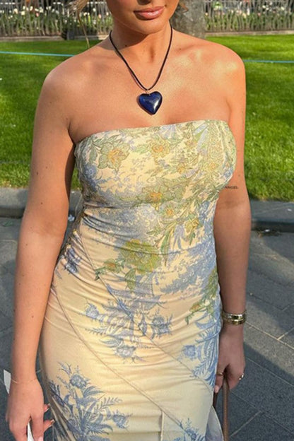 Sophisticated Dress with a Clean Classic Look