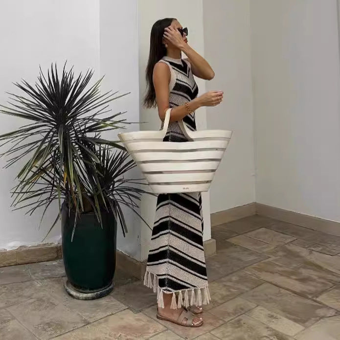 Well Tailored Dress with a Graceful Silhouette