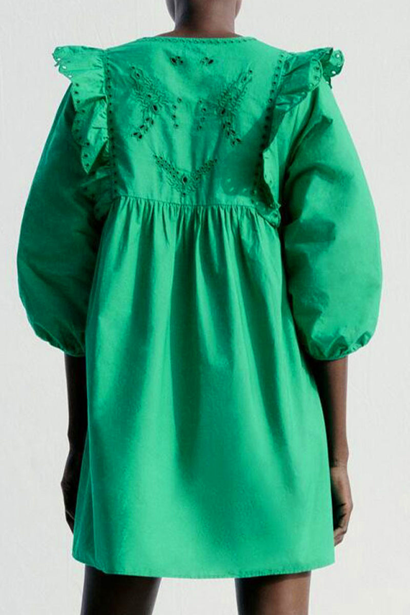 Classic Vintage Dress with a Flattering Fit
