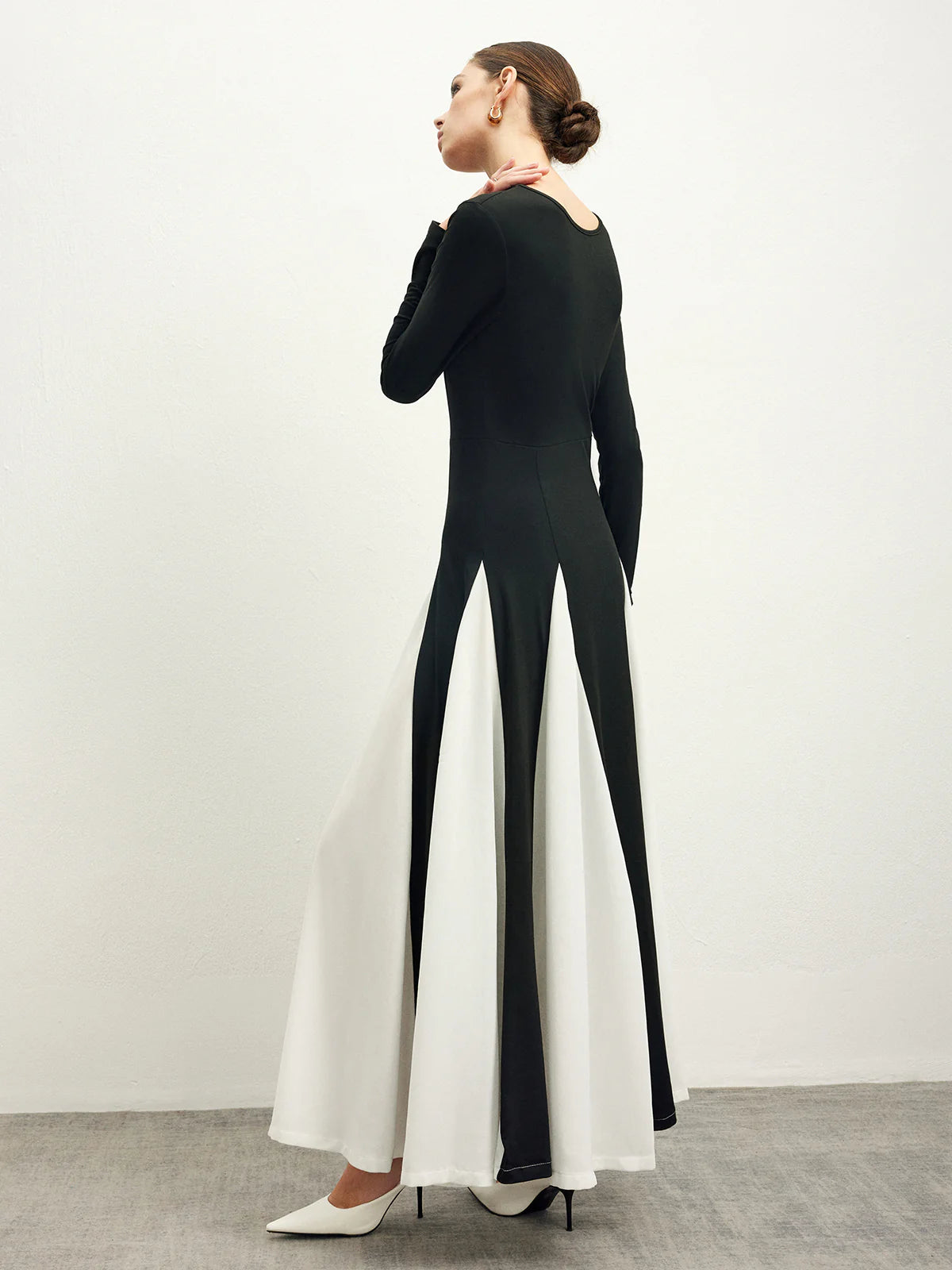 Gracefully Styled Dress for Any Occasion
