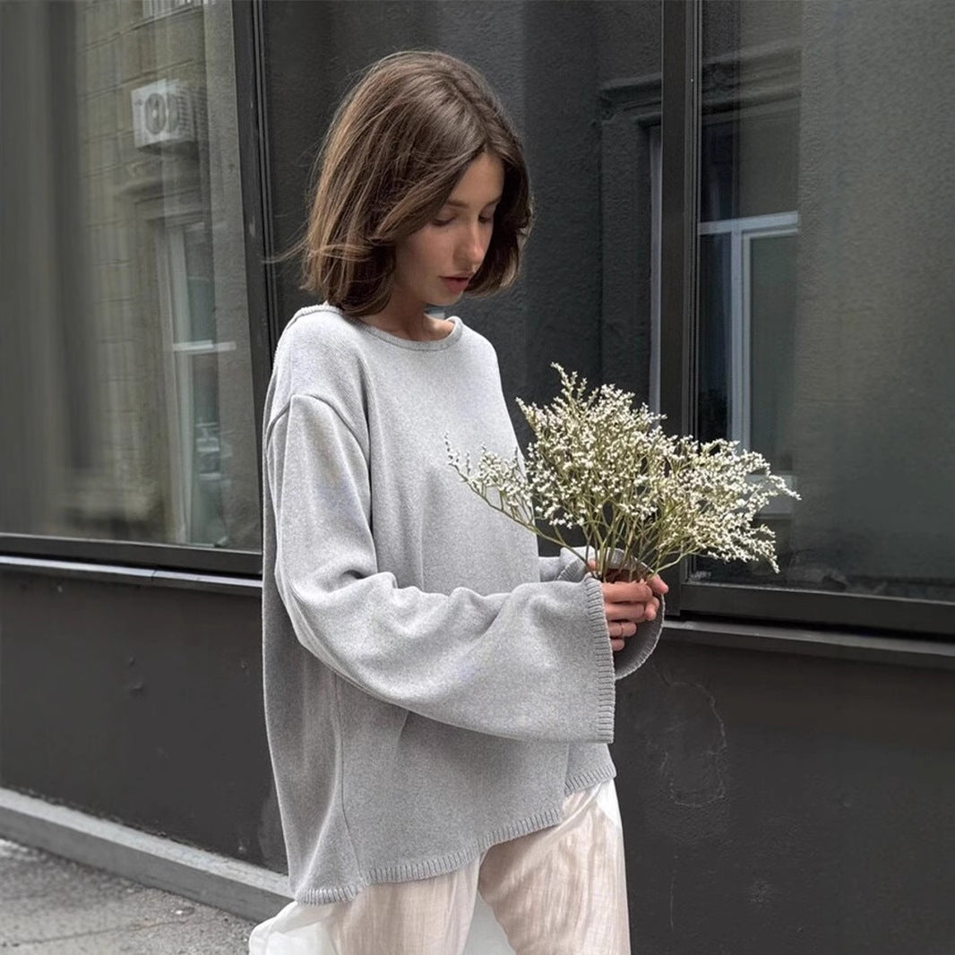 Well Tailored Sweater with a Graceful Silhouette