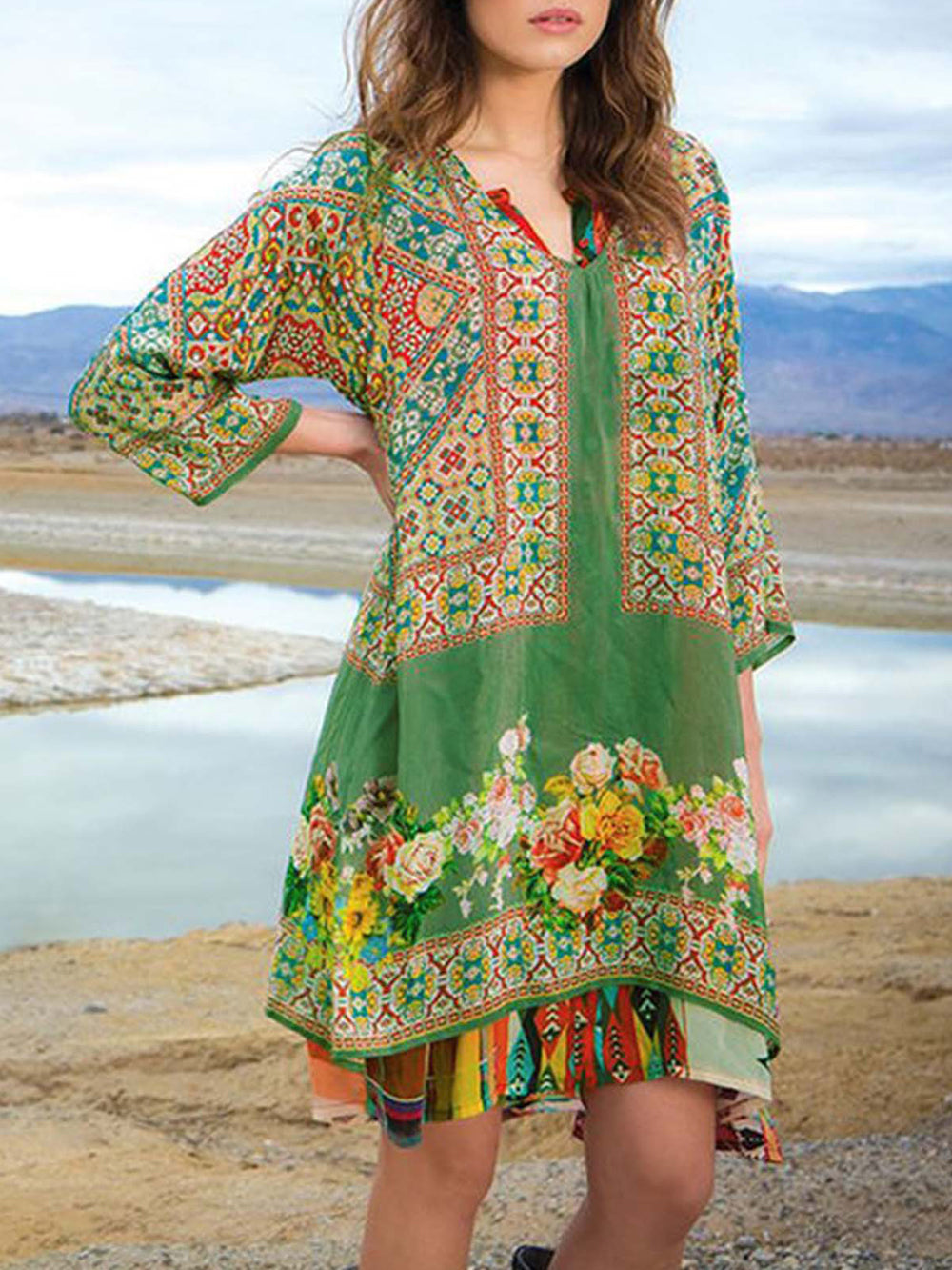Effortlessly Elegant Dress with a Timeless Design