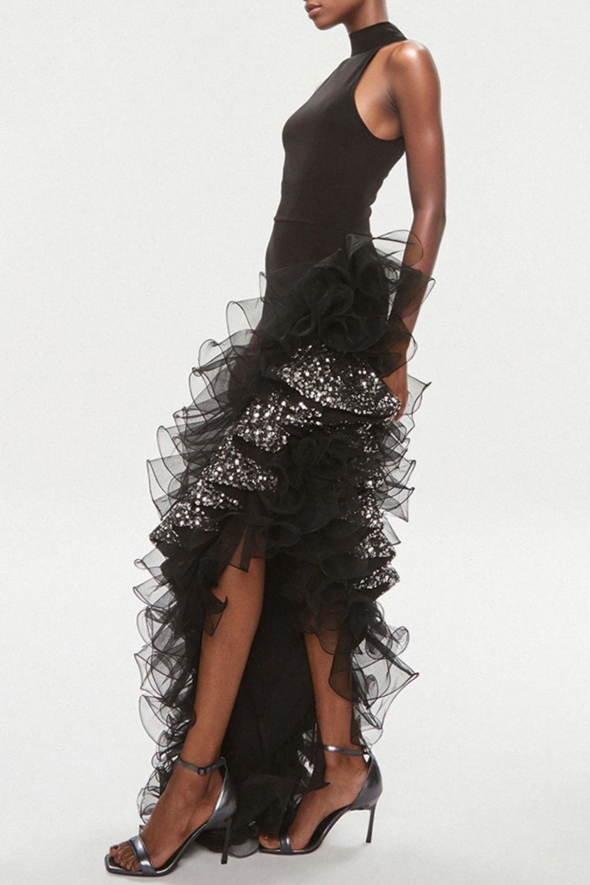 Well Tailored Dress with a Graceful Silhouette