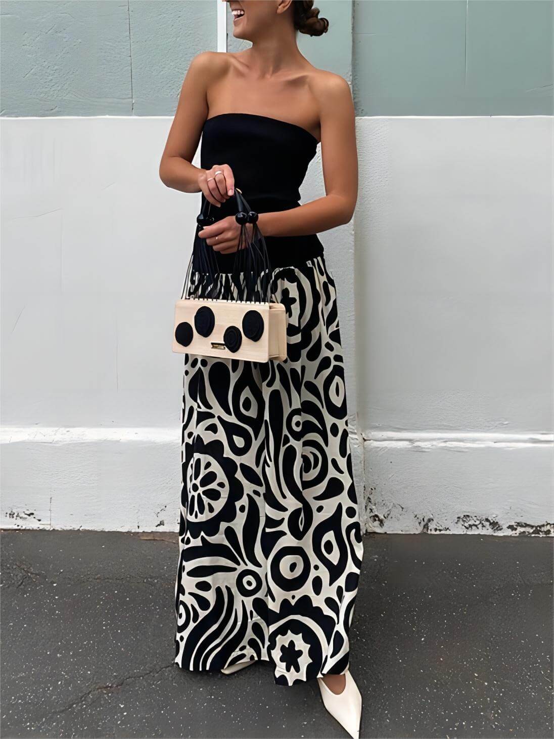 Classic Vintage Dress with a Flattering Fit