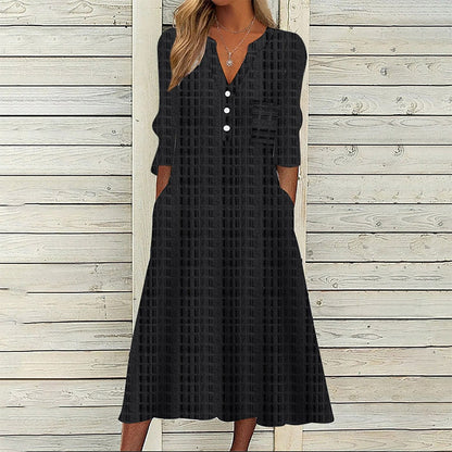 Beautifully Finished Dress in a Timeless Design