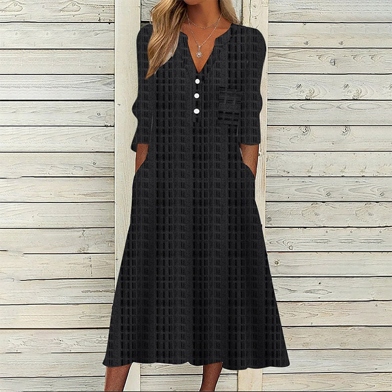 Beautifully Finished Dress in a Timeless Design