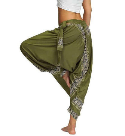 Effortlessly Elegant Pants with a Timeless Design