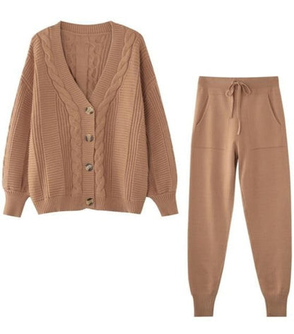 Well Tailored Cardigan with a Graceful Silhouette