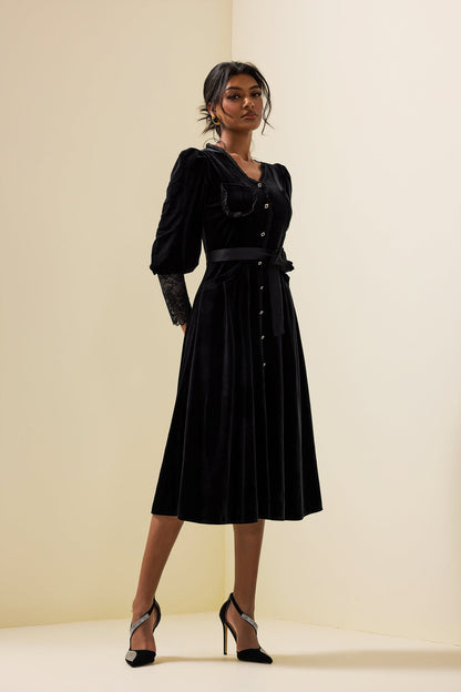 Sophisticated Dress with a Clean Classic Look