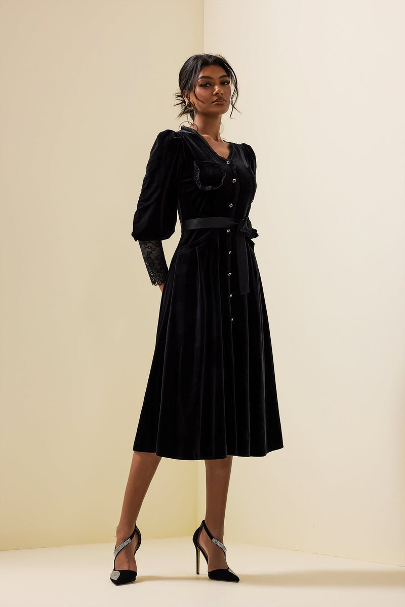 Sophisticated Dress with a Clean Classic Look