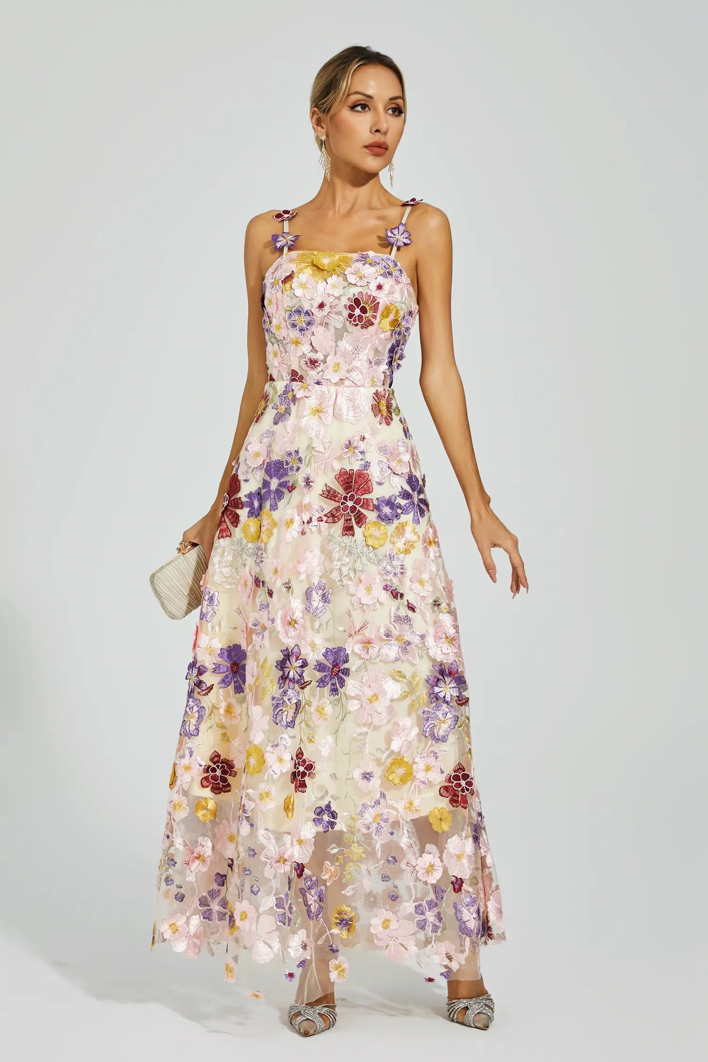 Gracefully Styled Dress for Any Occasion